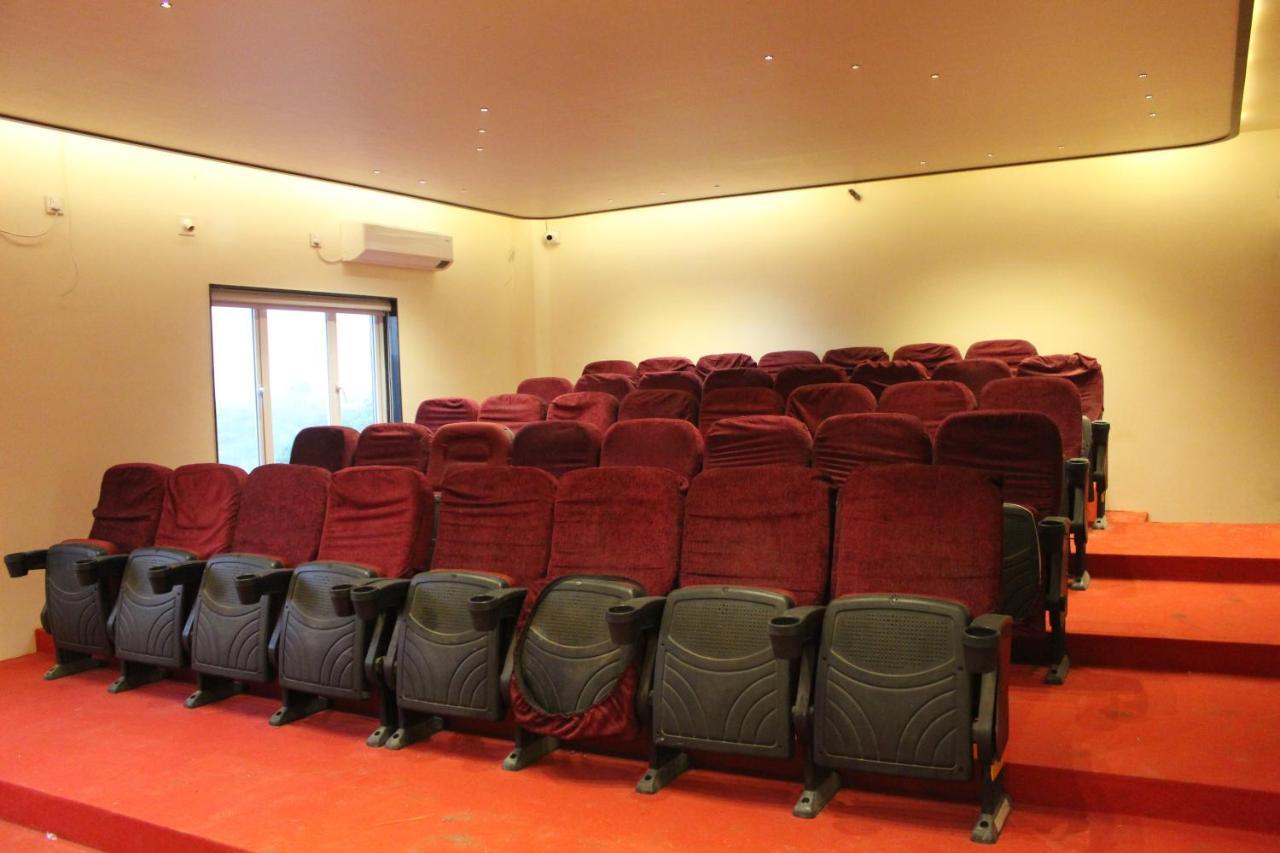 Flamingo Club And Resort Una 3 Km Away From Diu Check Post Ngoại thất bức ảnh