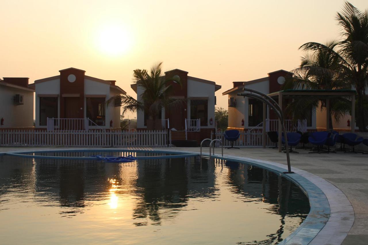 Flamingo Club And Resort Una 3 Km Away From Diu Check Post Ngoại thất bức ảnh