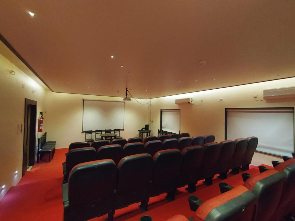 Flamingo Club And Resort Una 3 Km Away From Diu Check Post Ngoại thất bức ảnh