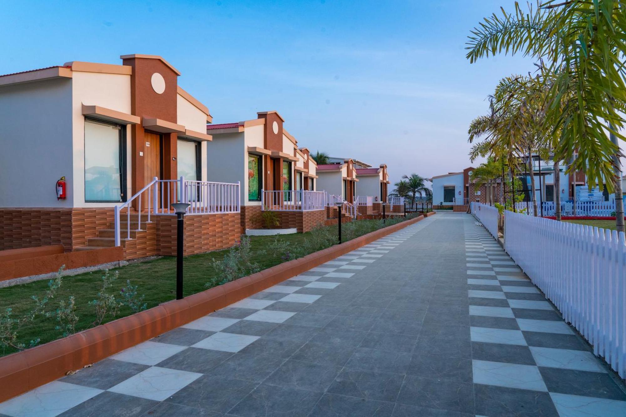 Flamingo Club And Resort Una 3 Km Away From Diu Check Post Ngoại thất bức ảnh